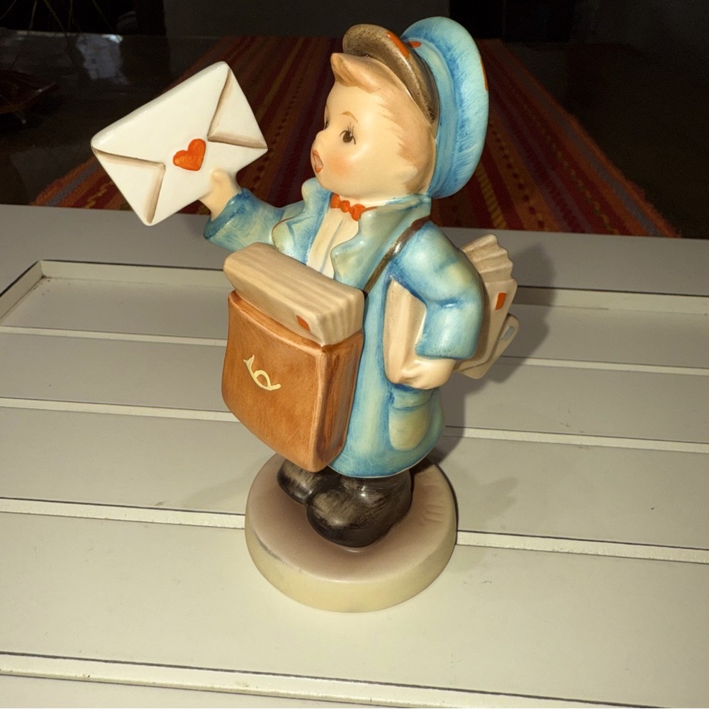 Goebel Hummel #269 “Postman” HUM 119/2/0. 4.5”. In original box.  TMK6